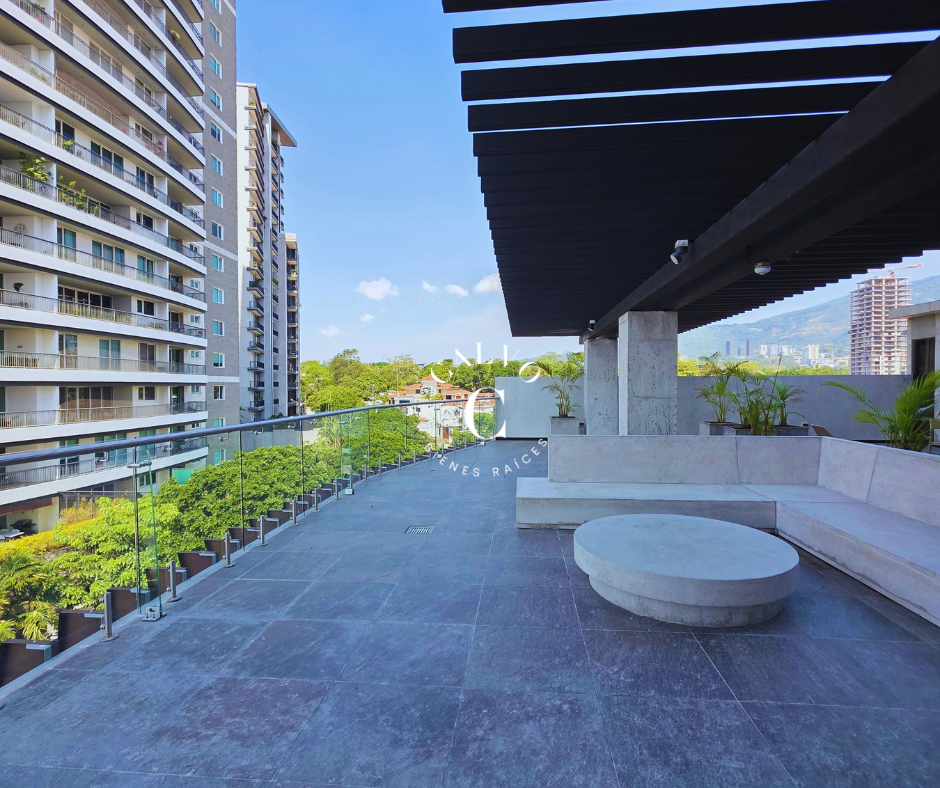 MODERNO APARTAMENTO CON ESPECTACULAR TERRAZA EN SAN BENITO