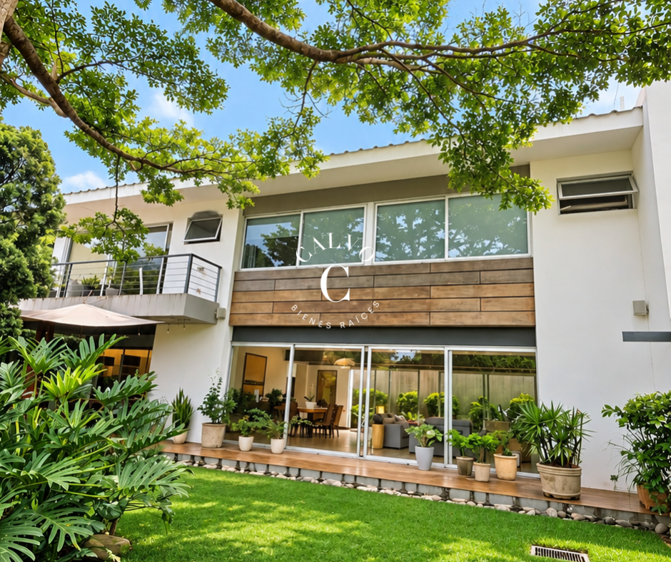 Moderna y Exclusiva residencia en Las Piletas III, Santa Tecla